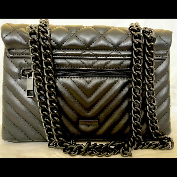 Quilted chevron crossbody/shoulder bag - Picture 2 of 8